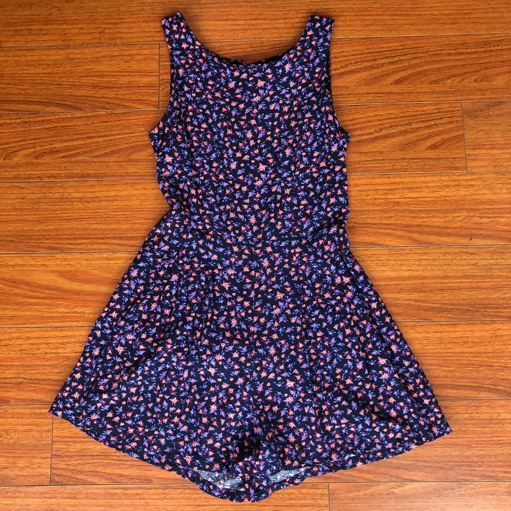 Cotton on sz XS cute summer floral romper
